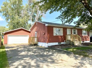 207 E Jackson St, Wilton, IA 52778