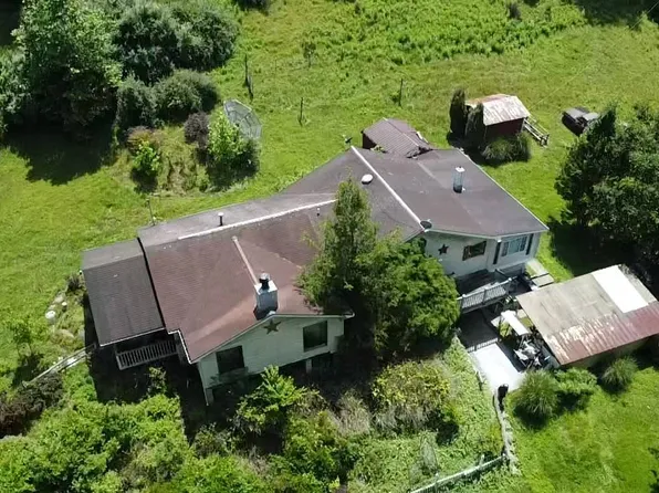 545 Trujillo Ln, Hurricane, WV 25526