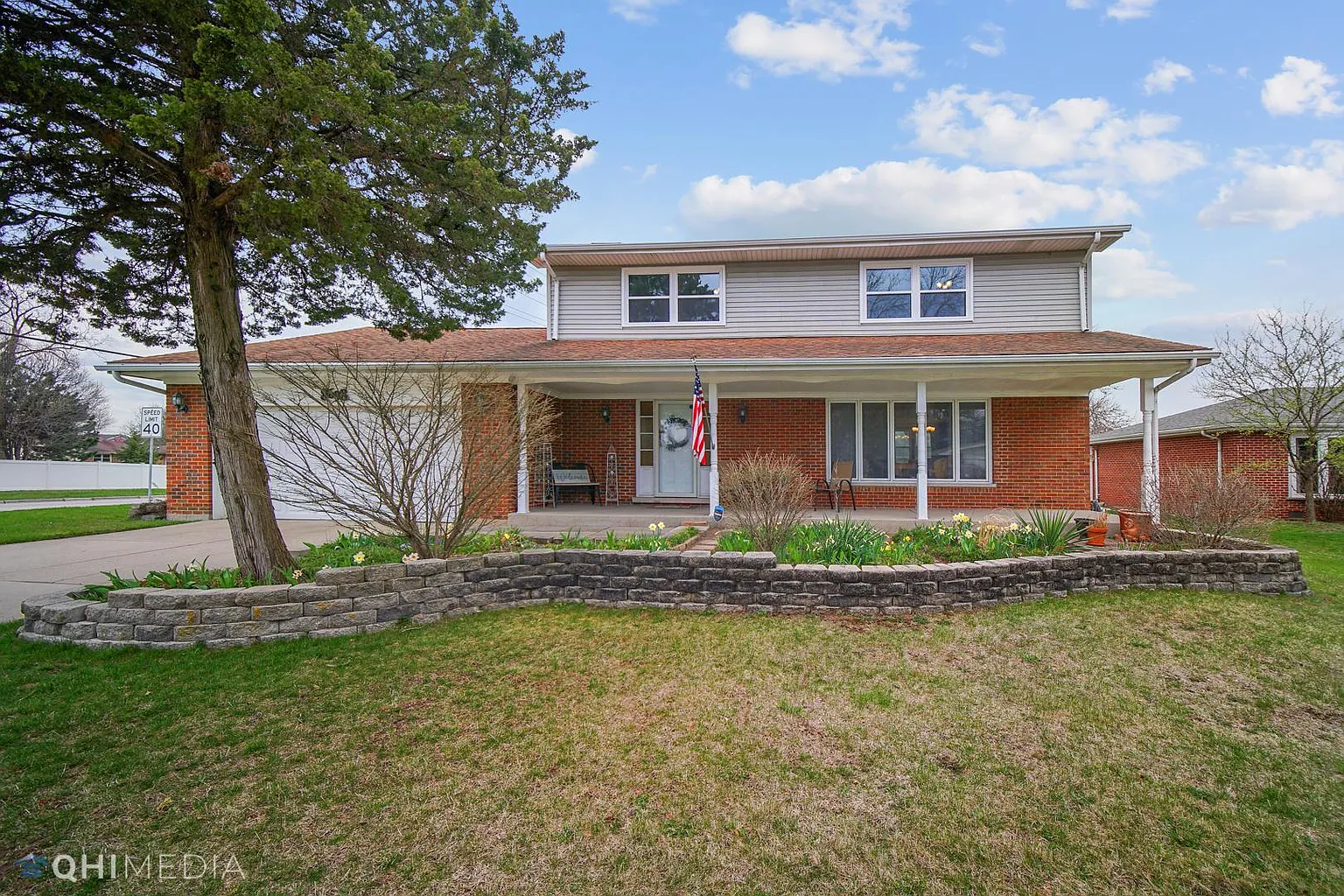 8698 Wood Vale Dr photo 1