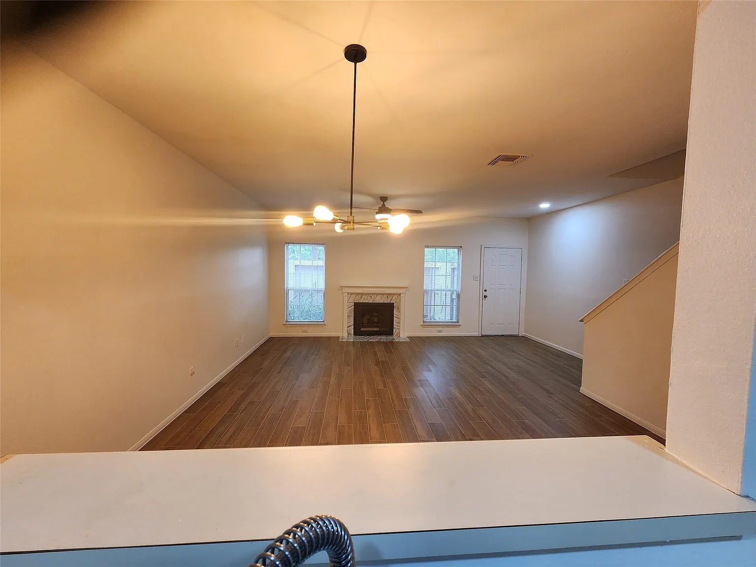 2 bed, 2.5 bath, 1600 sqft, $1,875 — Photo 4