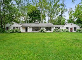 1 E Sherwood Dr, Saint Louis, MO