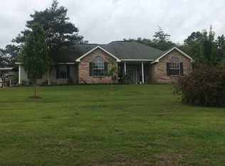 48 Covered Bridge Rd, Carriere, MS 39426