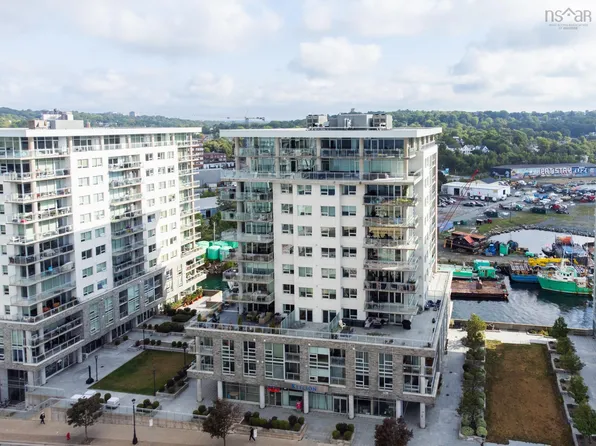 31 Kings Wharf Pl #205, Halifax, NS B2Y 0C1