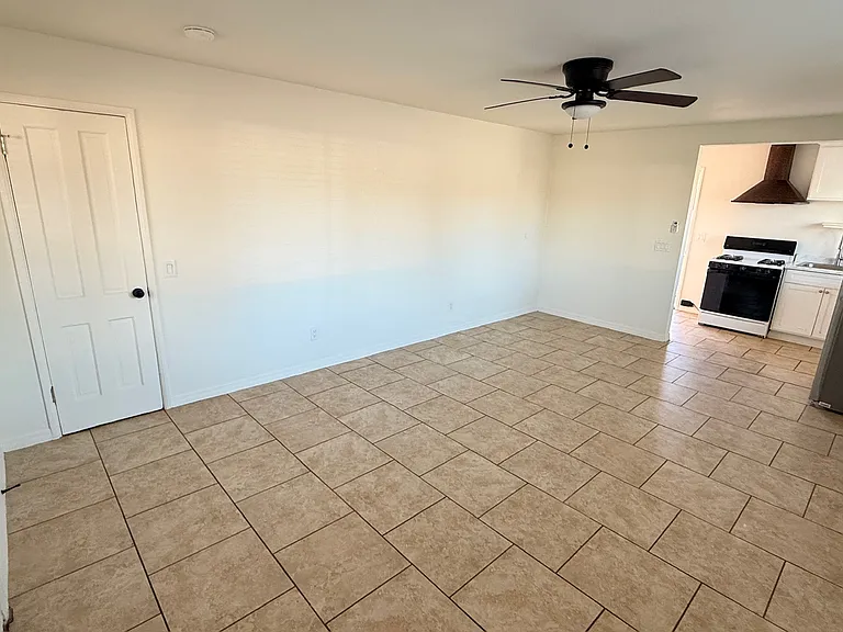 Living area (taken from the right of front door)