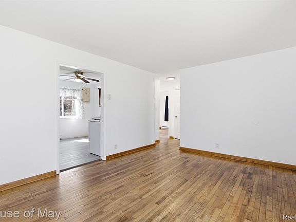 3rd image of 25953 Dartmouth St