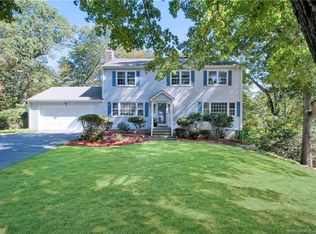 65 Lilac Ln, Fairfield, CT 06825