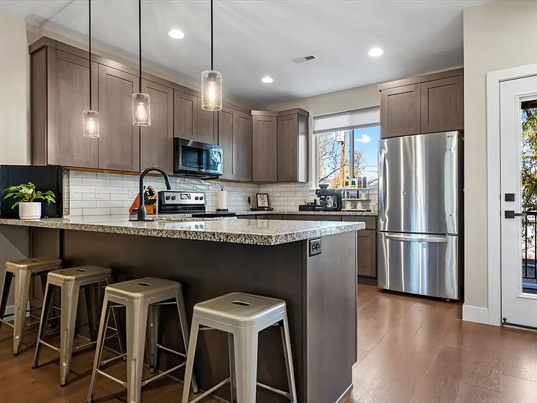 1411 E Komenda Way — Photo 9