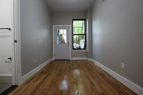 Rented by Nooklyn NYC LLC | media 21
