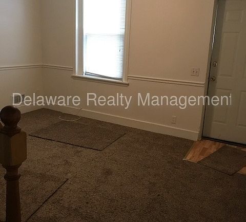 4th image of 849 N Madison St