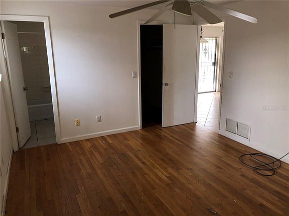 3rd image of 2370 Jackson Ave