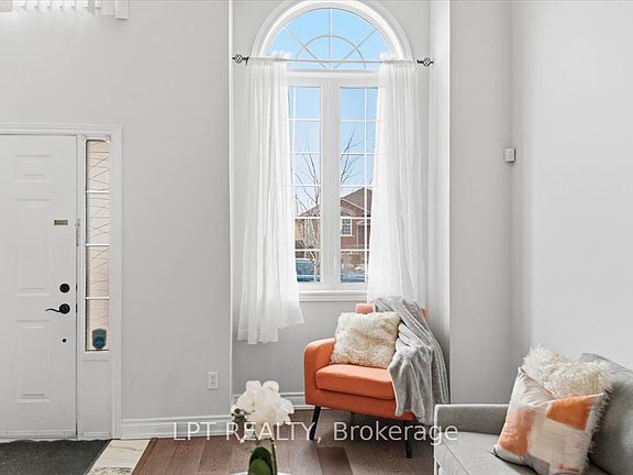 4th image of 48 Nashville Cir