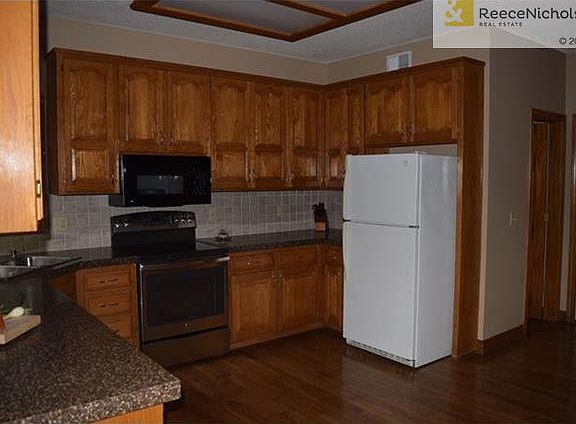 Plenty Of Room To Whip Up Many Gourmet Dishes!