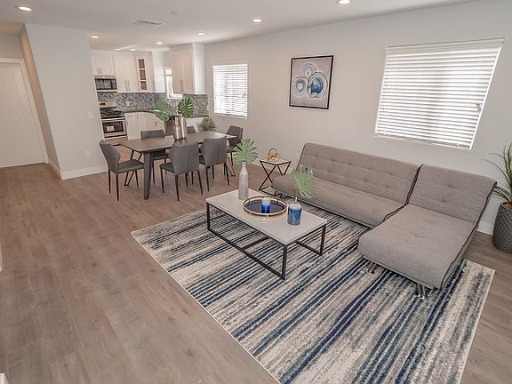 4th image of 2631 S La Salle Ave #2633-1/2