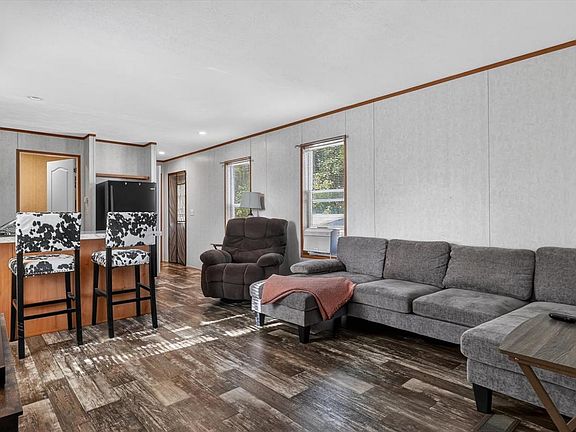 5th image of 81 Pegram St