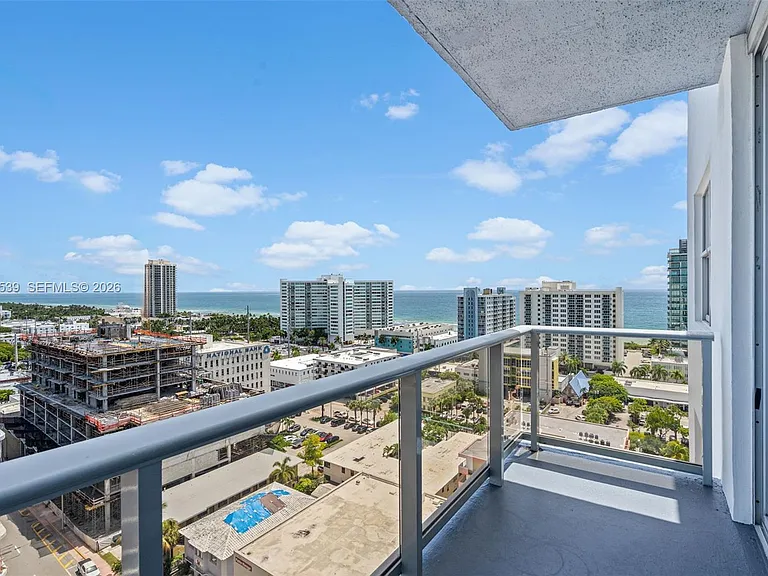 401 69th St #Penthouse 101 — Photo 37