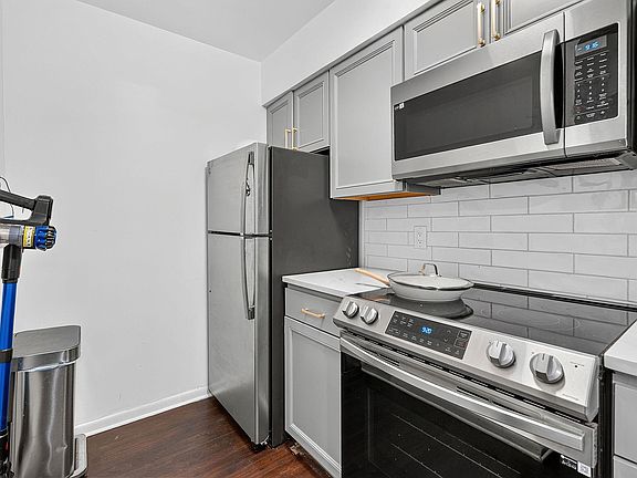 2nd image of 2408 Longview St APT 109