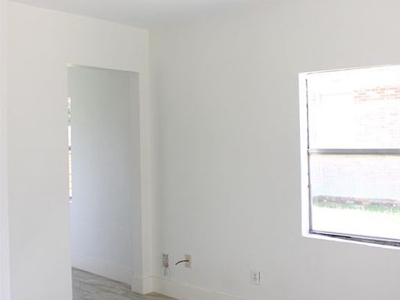 4th image of 2141 Poppy St #A