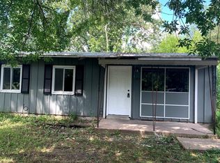 305 SE Arter Ave, Topeka, KS 66607