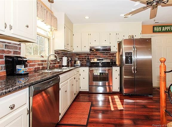 3rd image of 206 London Company Way #206