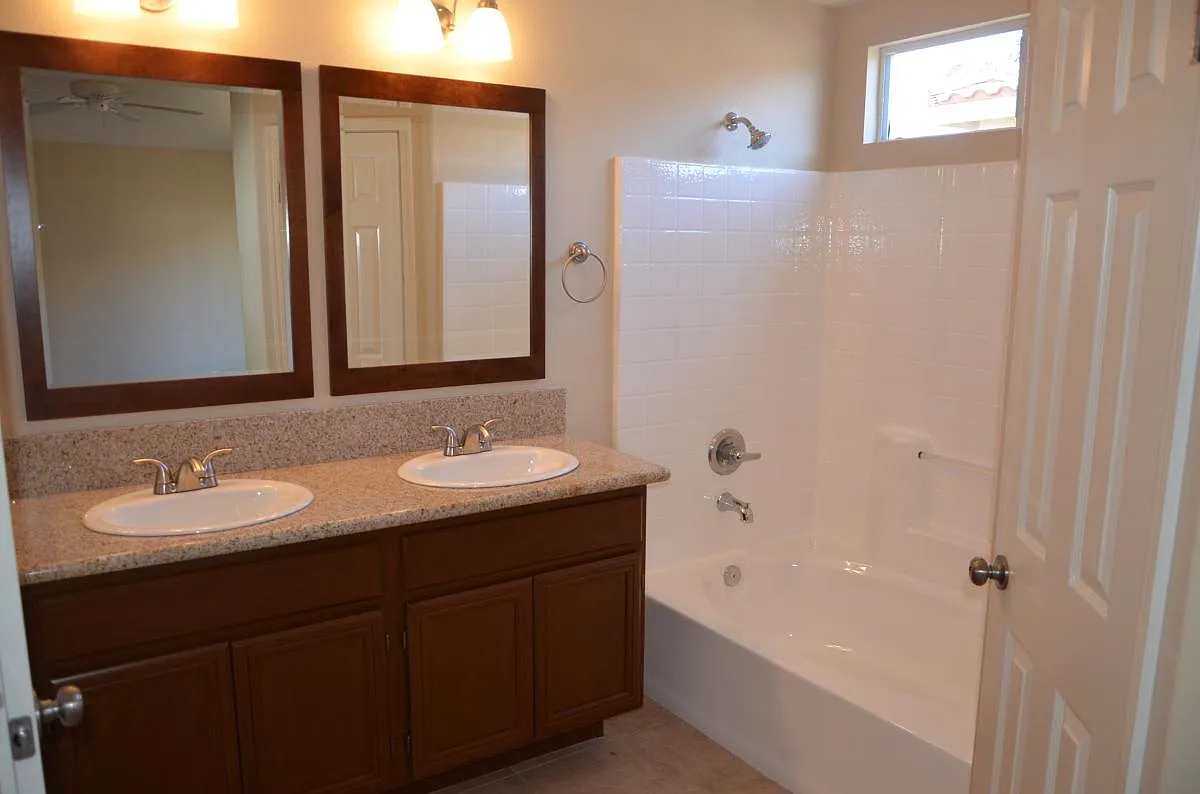 3 bed, 2.5 bath, 1532 sqft, $3,650 — Photo 4