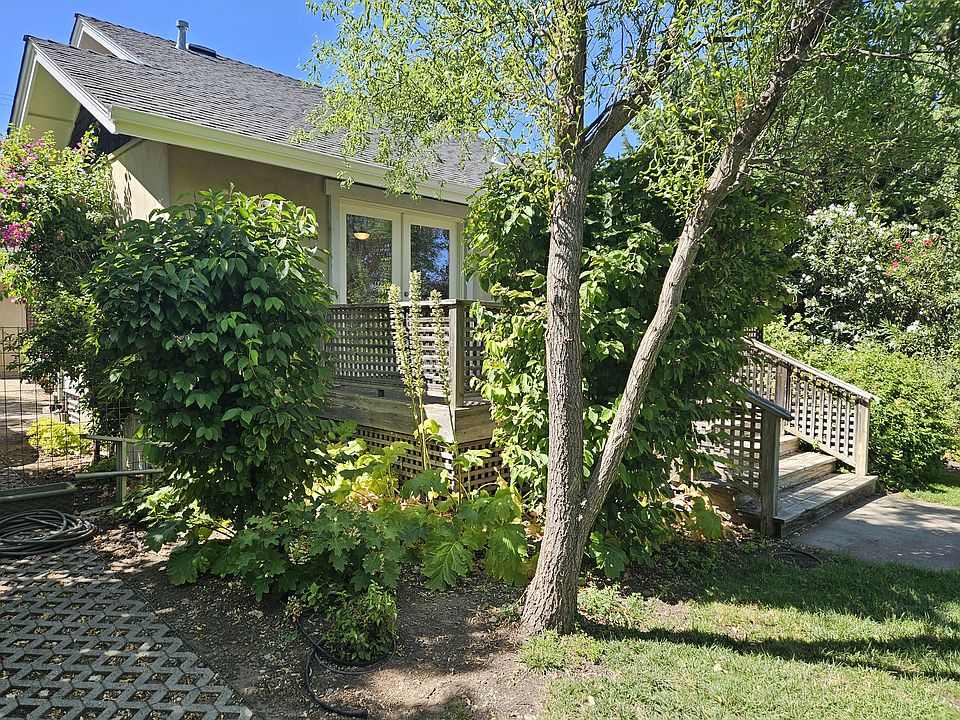 1st image of 859 Pratt Ave #A