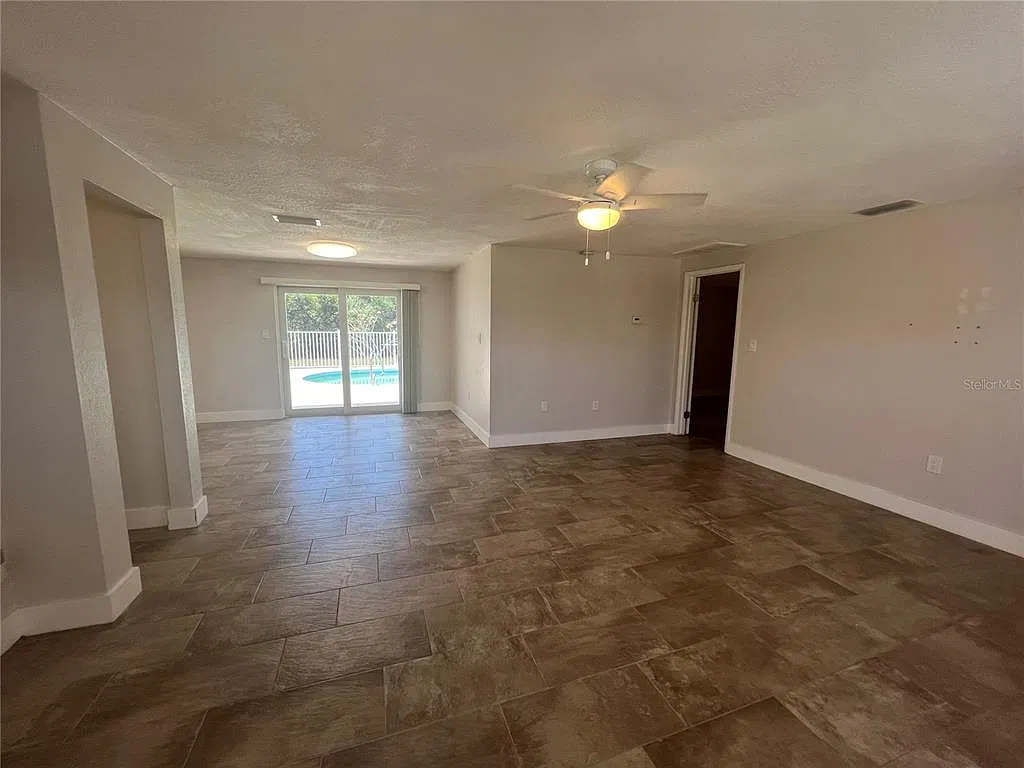 2 bed, 2.0 bath, 1200 sqft, $1,950 — Photo 2