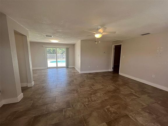 2nd image of 1387 Aken St