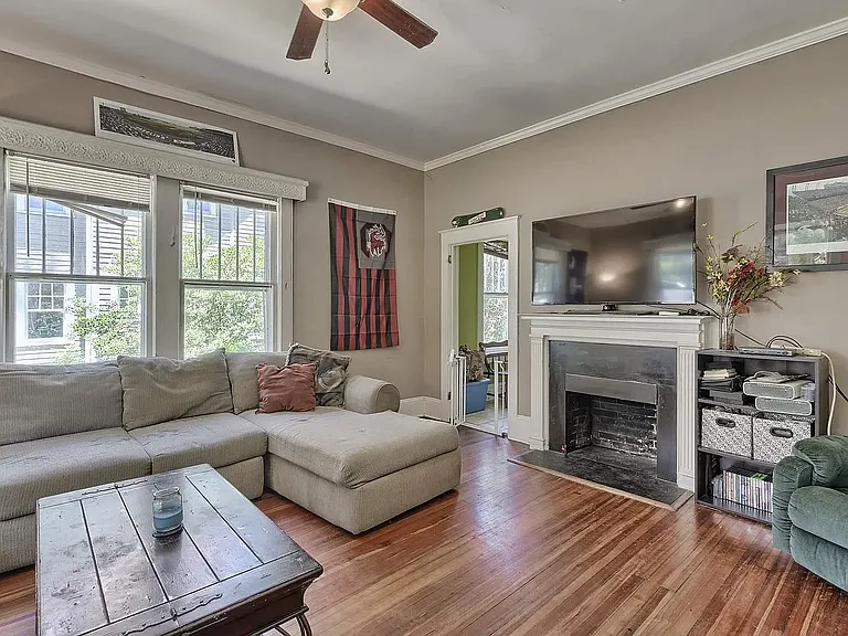 1008 Laurens St — Photo 5