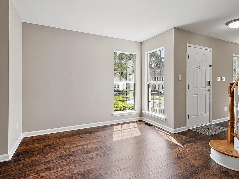 209 Trailview Dr — Photo 12