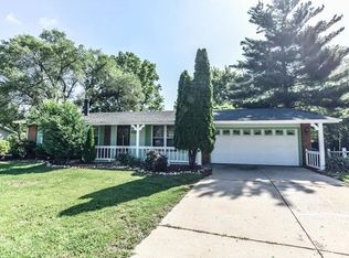 1334 S Wheaton Dr, Saint Charles, MO 63301
