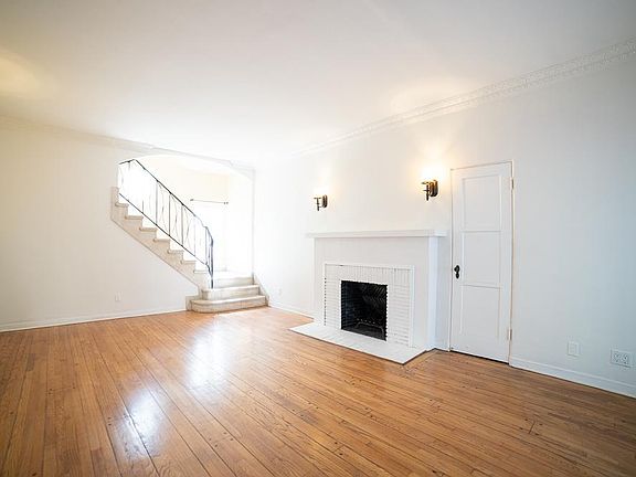 3rd image of 1053 S Genesee Ave