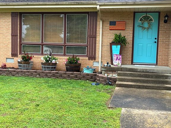 3rd image of 1605 Cherokee Cir
