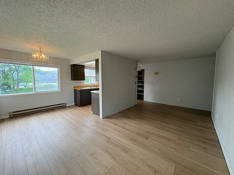 489 N Joseph Ave — Photo 11