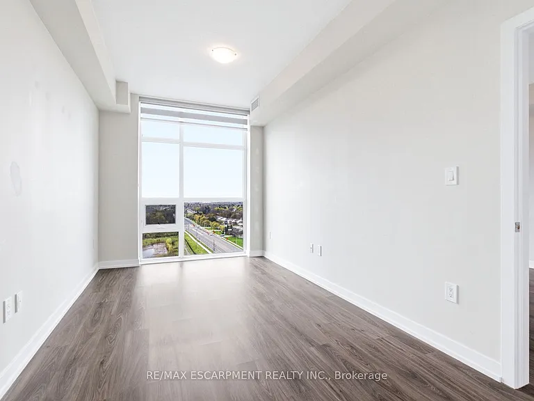 450 Dundas St E #1113 — Photo 38