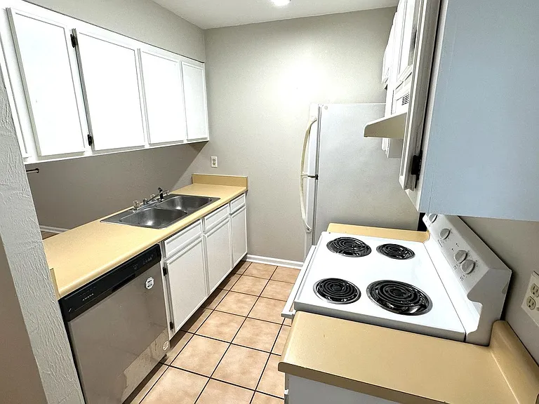 803 Timbers Ct — Photo 7