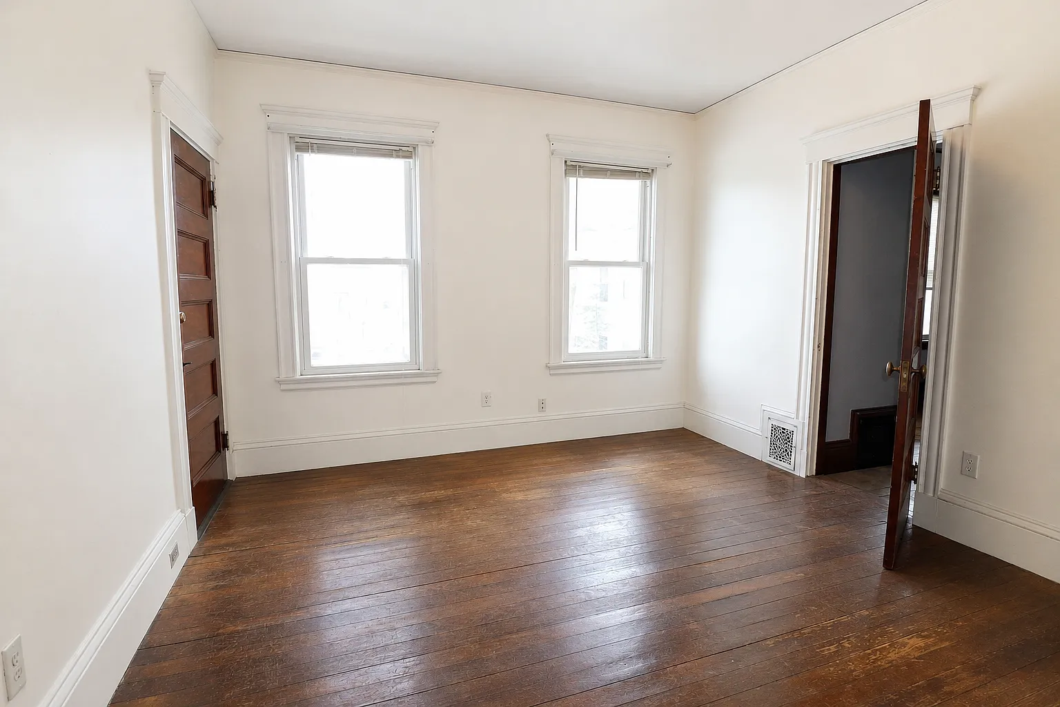 3 bed, 1400 sqft, $3,000 — Photo 3