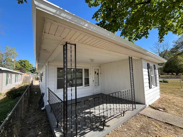 1832 Columbus St, New Castle, IN 47362