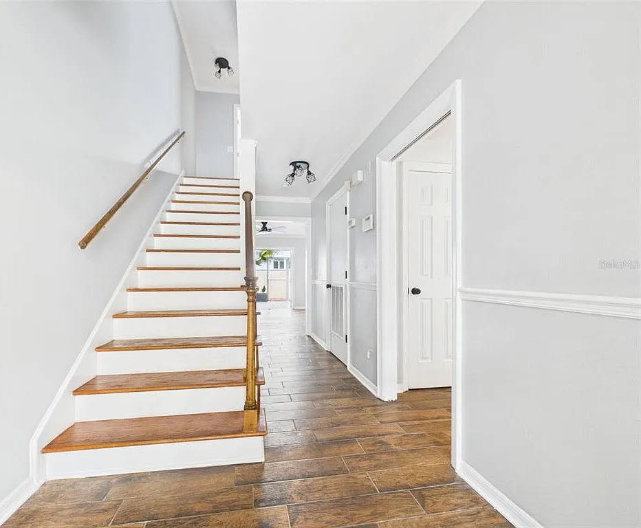 3 bed, 3.0 bath, 1848 sqft, $4,200 — Photo 4