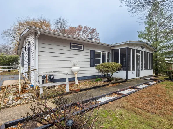 932 Liberty Trl, Michigan City, IN 46360