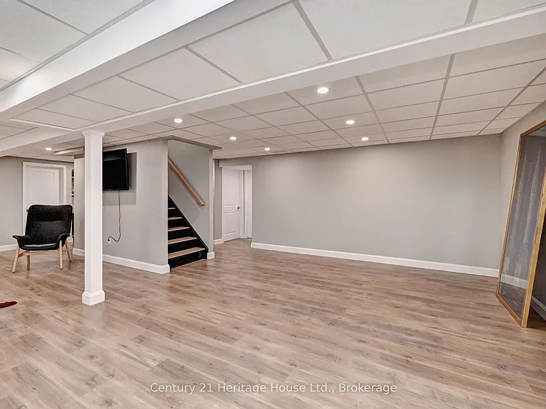 219 Falconridge Dr — Photo 34