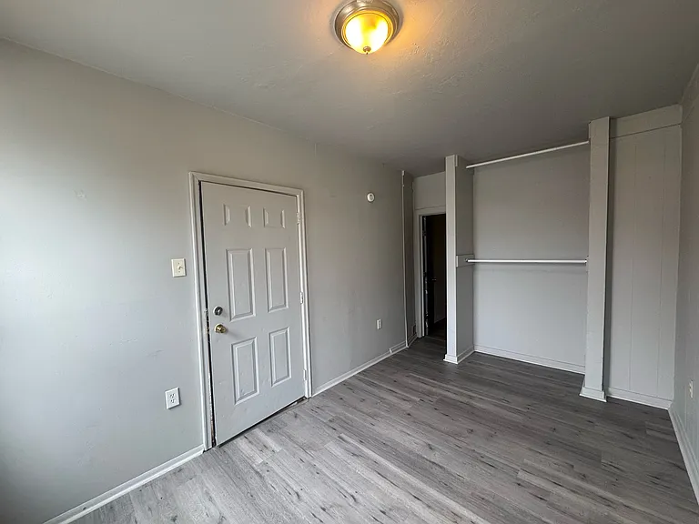 51 S Queen St #1 — Photo 35