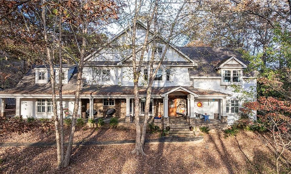 1st image of 818 Arnold Mill Rd