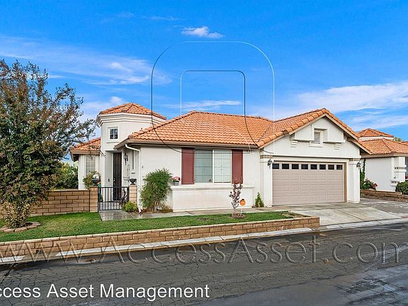 2nd image of 864 Bahama Dr