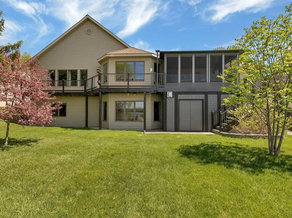 410 Sundown Dr, Avon, MN 56310