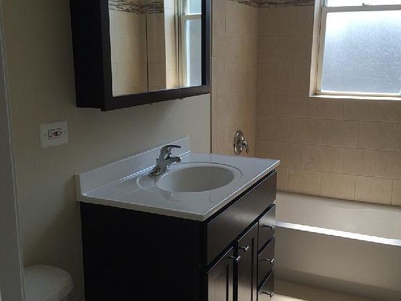 4th image of 1929 W Winona St #2E
