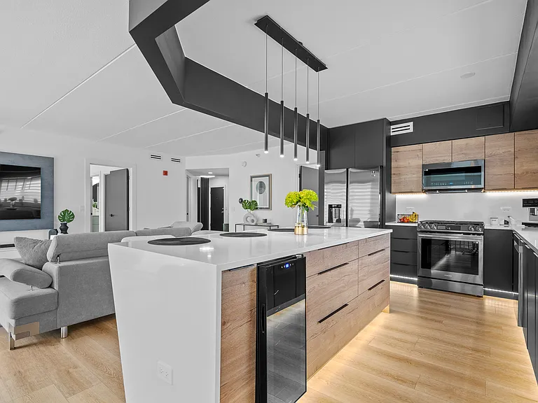 5155 Madison St #403 — Photo 14