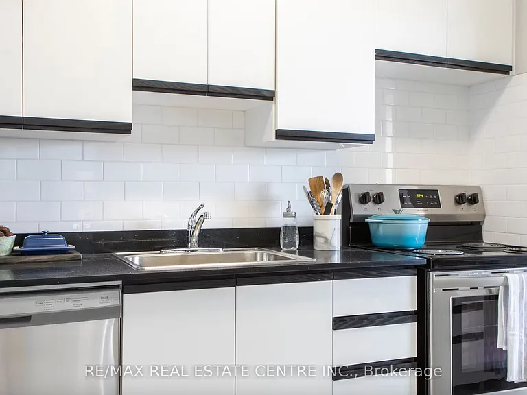 50 Graydon Hall Dr #108 — Photo 12