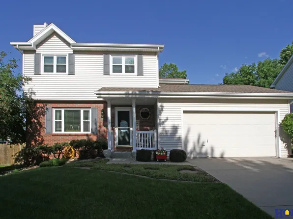 5111 NW 9th St, Lincoln, NE 68521