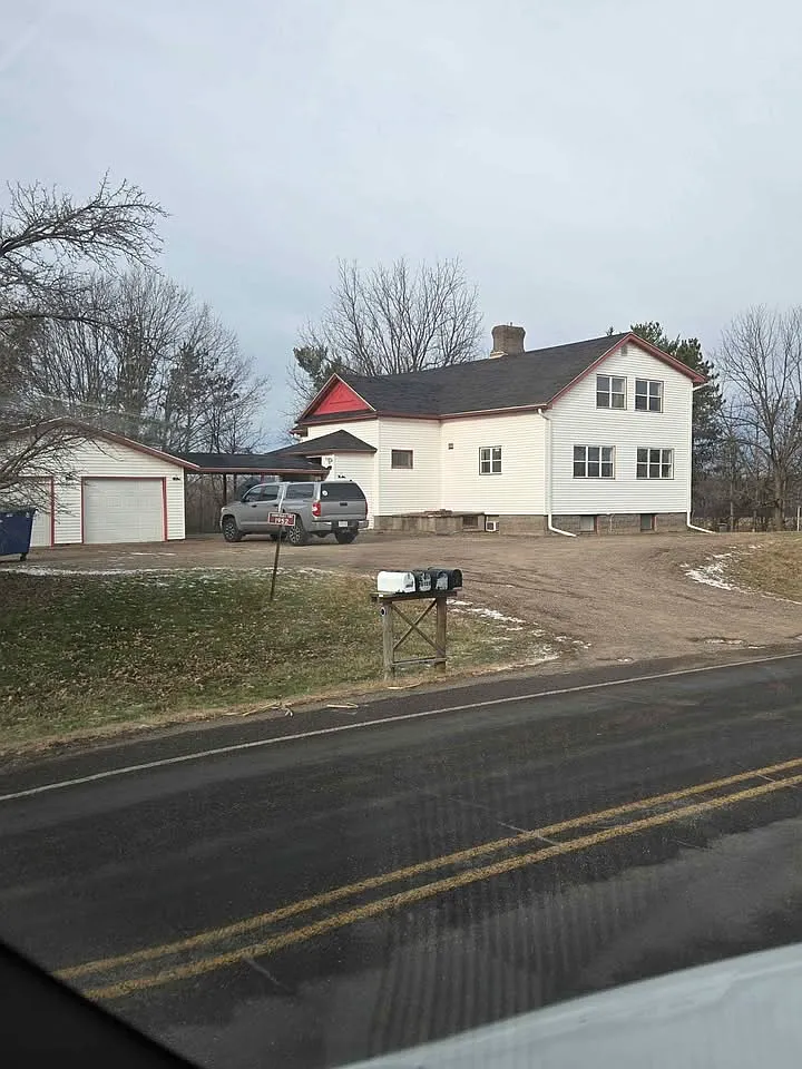 2 bed, 1400 sqft, $1,500 — Photo 1