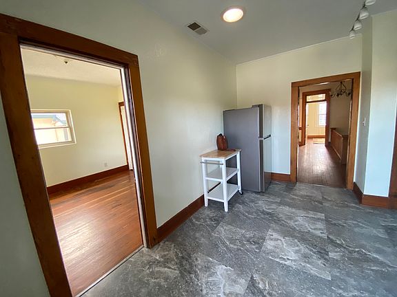 4th image of 443 20th St #443